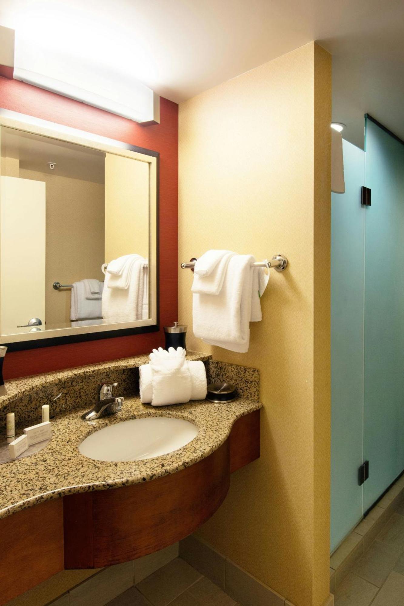 Courtyard By Marriott Canton Норт-Кантон Экстерьер фото