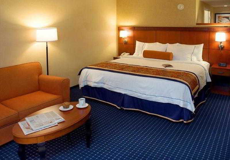 Courtyard By Marriott Canton Норт-Кантон Экстерьер фото